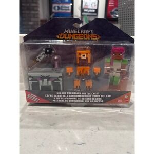 Minecraft Dungeons Deluxe Fox Armor Battle Chest Action Figure with Adrienne